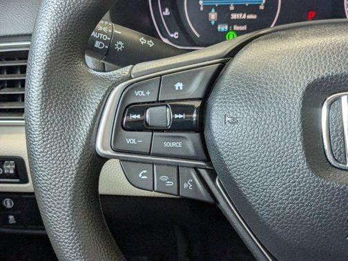 Platinum White Pearl 2018 Honda Accord LX