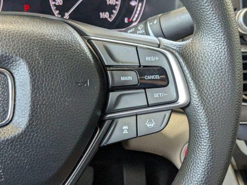 Platinum White Pearl 2018 Honda Accord LX