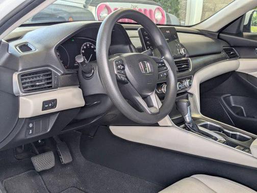 Platinum White Pearl 2018 Honda Accord LX