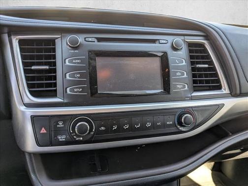 2014 Toyota Highlander LE