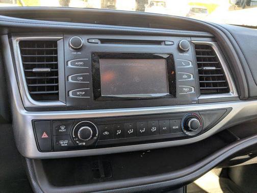 2014 Toyota Highlander LE