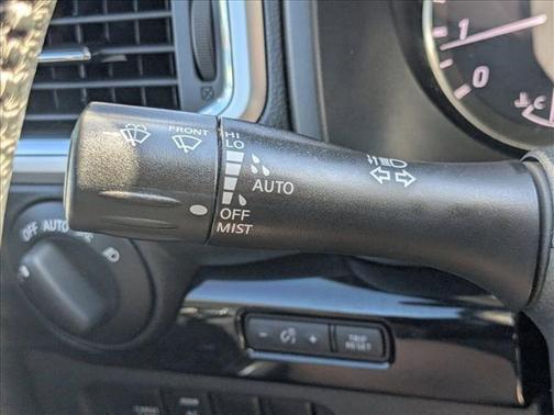 2020 Nissan Titan SV