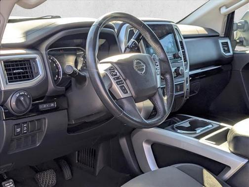 2020 Nissan Titan SV