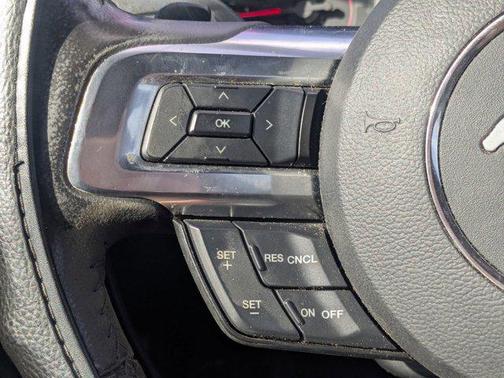 2016 Ford Mustang V6