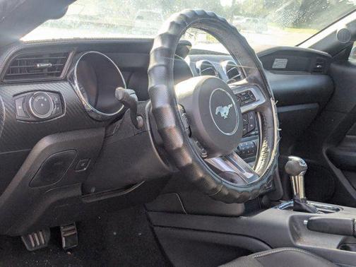 2016 Ford Mustang V6