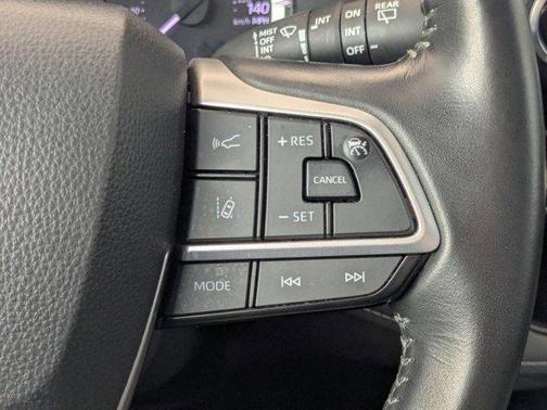 Magnetic Gray Metallic 2024 Toyota Highlander LE