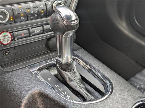 2017 Ford Mustang V6