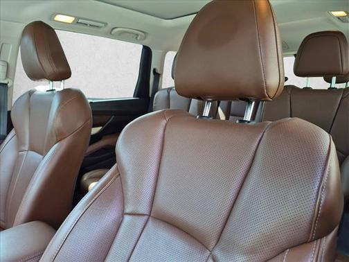Crystal White Pearl 2019 Subaru Ascent Touring 7-Passenger