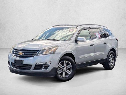 Silver Ice Metallic 2017 Chevrolet Traverse 2LT