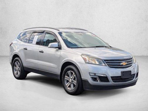 Silver Ice Metallic 2017 Chevrolet Traverse 2LT