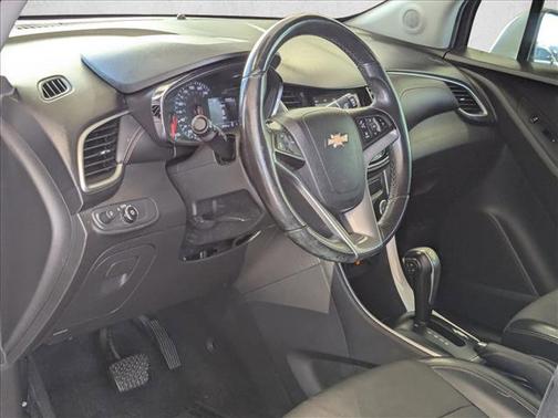Silver Ice Metallic 2019 Chevrolet Trax LT