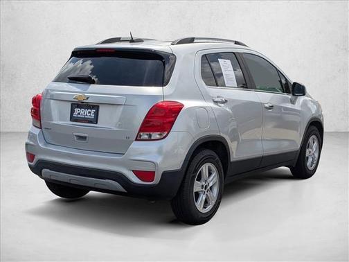 Silver Ice Metallic 2019 Chevrolet Trax LT