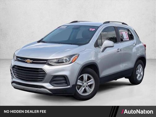 Silver Ice Metallic 2019 Chevrolet Trax LT