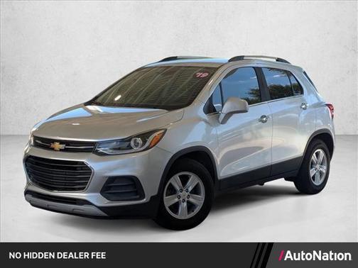 Silver Ice Metallic 2019 Chevrolet Trax LT