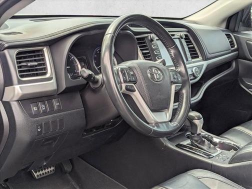 Predawn Gray Mica 2017 Toyota Highlander SE