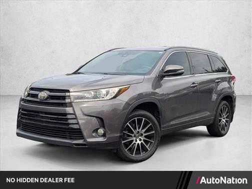 Predawn Gray Mica 2017 Toyota Highlander SE