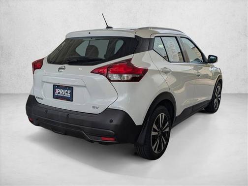 Aspen White TriCoat Pearl 2020 Nissan Kicks SV