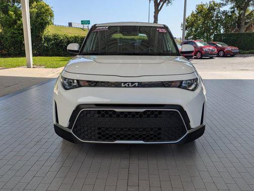 Snow White Pearl 2025 Kia Soul LX