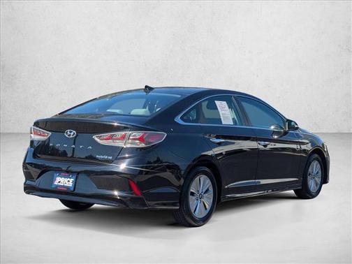 2018 Hyundai SONATA Hybrid SE