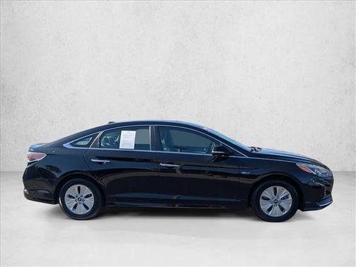 2018 Hyundai SONATA Hybrid SE