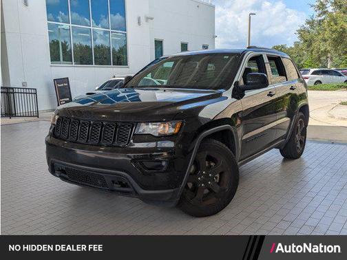 Diamond Black Crystal Pearlcoat 2019 Jeep Grand Cherokee Upland