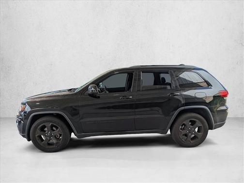 Diamond Black Crystal Pearlcoat 2019 Jeep Grand Cherokee Upland