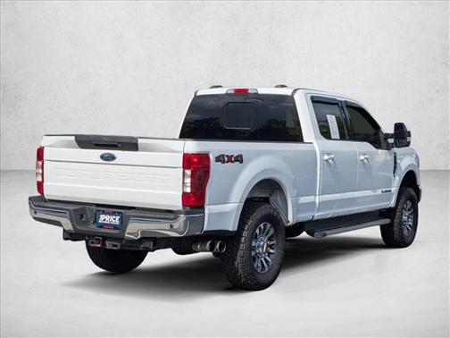 Oxford White 2022 Ford F-250 Lariat