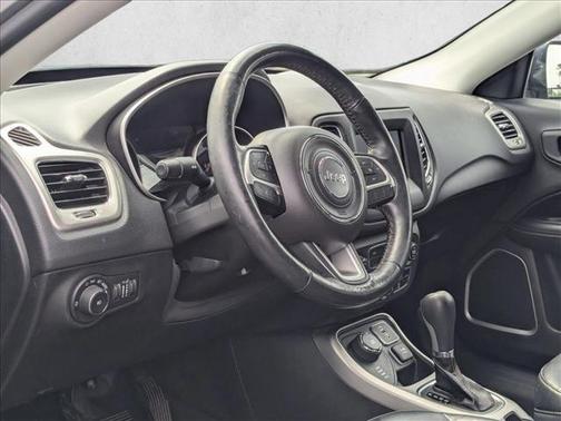 Billet Silver Metallic Clearcoat 2017 Jeep New Compass Latitude