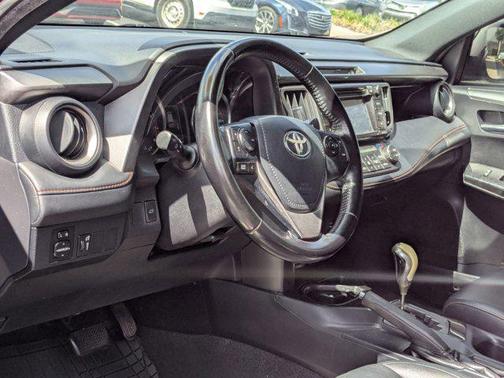 2016 Toyota RAV4 SE