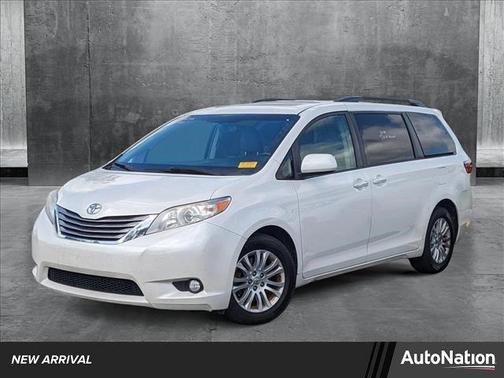 2017 Toyota Sienna XLE