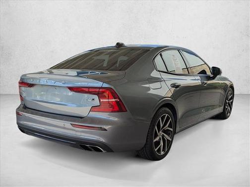 Osmium Grey Metallic 2019 Volvo S60 T6 Momentum