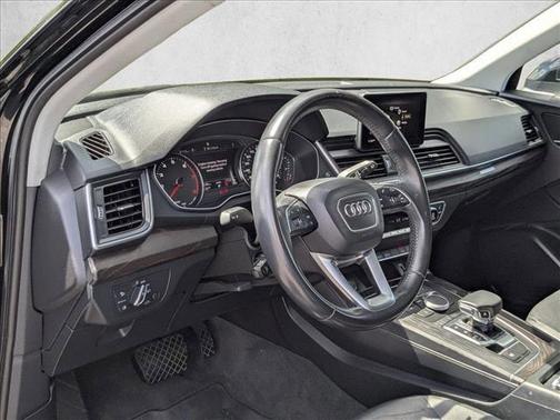 Mythos Black Metallic 2020 Audi Q5 45 Premium