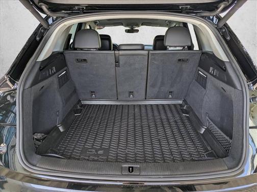 Mythos Black Metallic 2020 Audi Q5 45 Premium