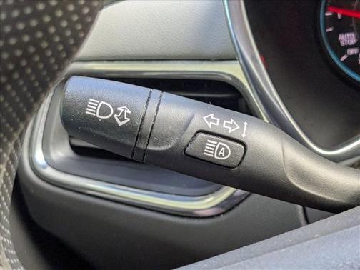 Silver Ice Metallic 2022 Chevrolet Equinox LS