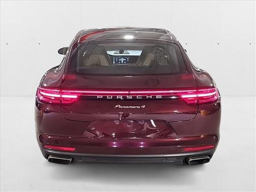 2018 Porsche Panamera 4
