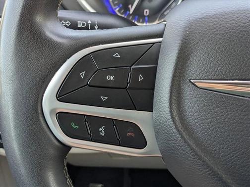 Granite Crystal Metallic Clearcoat 2023 Chrysler Pacifica Touring L