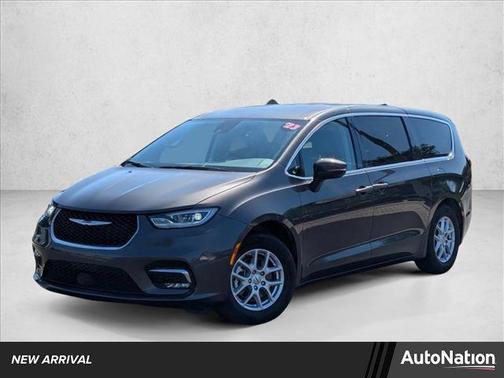 Granite Crystal Metallic Clearcoat 2023 Chrysler Pacifica Touring L