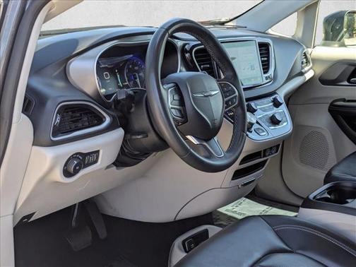 Granite Crystal Metallic Clearcoat 2023 Chrysler Pacifica Touring L