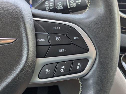 Granite Crystal Metallic Clearcoat 2023 Chrysler Pacifica Touring L