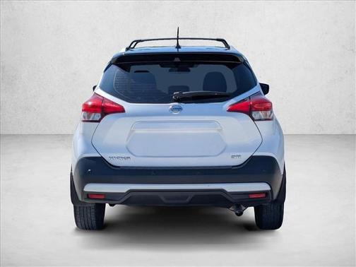Aspen White/Super Black 2020 Nissan Kicks SR