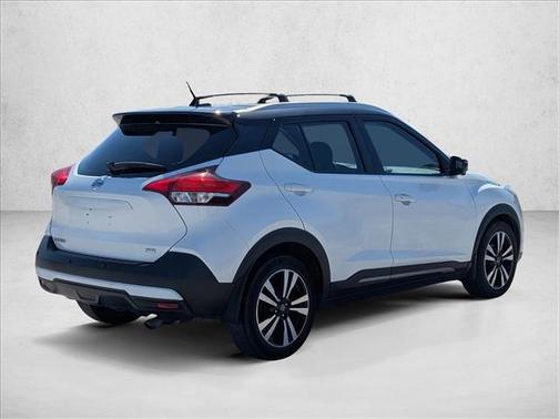 Aspen White/Super Black 2020 Nissan Kicks SR