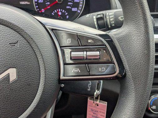 Snow White Pearl 2024 Kia Forte LXS