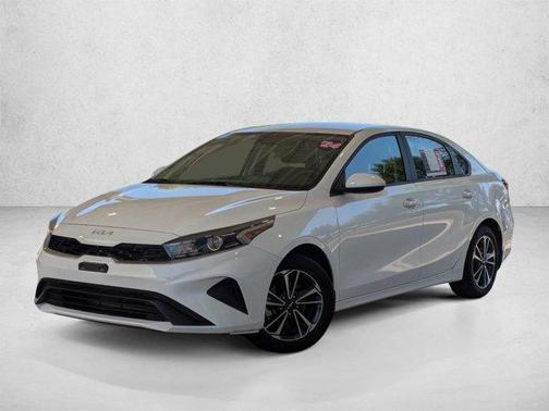 Snow White Pearl 2024 Kia Forte LXS
