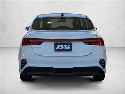 Snow White Pearl 2024 Kia Forte LXS