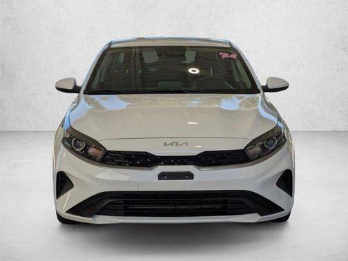 Snow White Pearl 2024 Kia Forte LXS