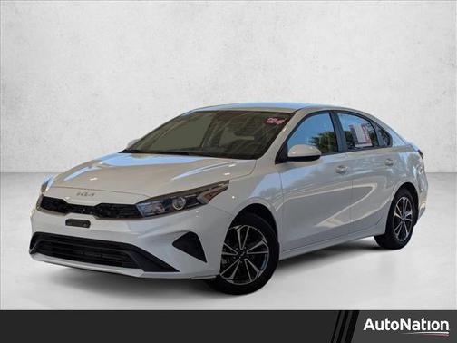 Snow White Pearl 2024 Kia Forte LXS
