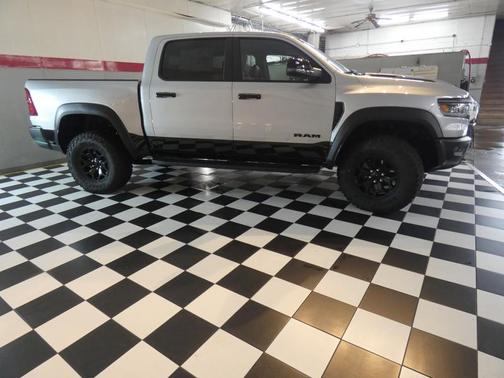 Silver Zynith 2026 RAM 1500 RHO