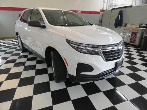 White 2023 Chevrolet Equinox LS