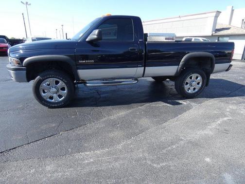 Patriot Blue 2000 Dodge Ram 2500 SLT