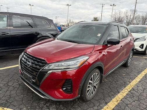 2023 Nissan Kicks SR